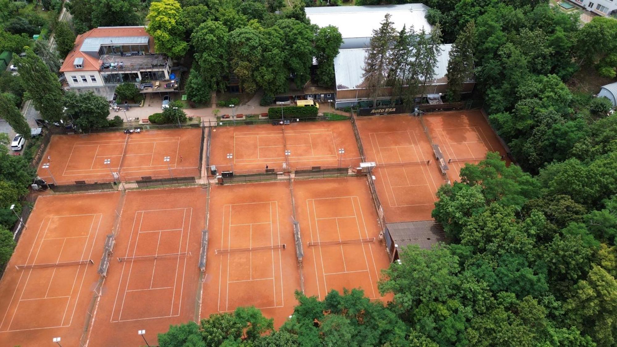 Tenis Cibulka Suites, Prague